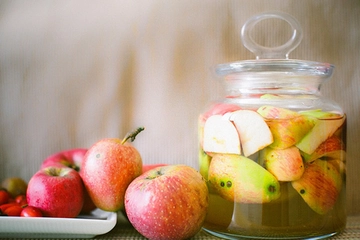 Elma Sirkesi Cilde Nasıl Uygulanır? Elma Sirkesi Cilde Nasıl Uygulanır?